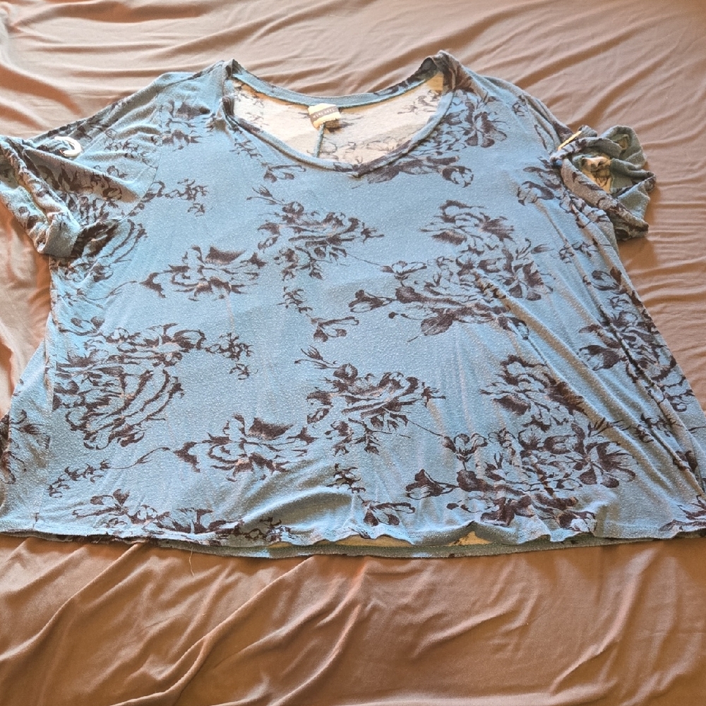Elegant Floral Blue Women's Short Sleeve Top